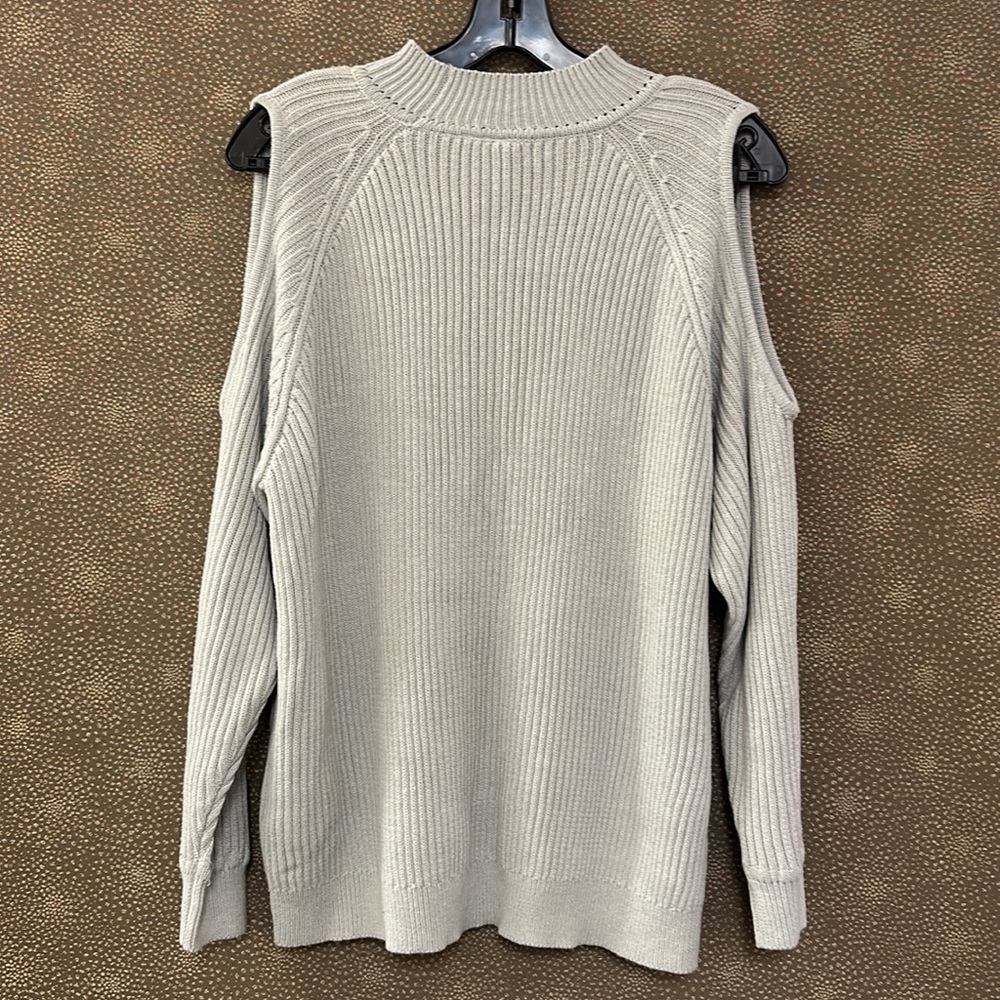 🔥🔥🔥H&M Cold Shoulder Sweater - Picture 6 of 9